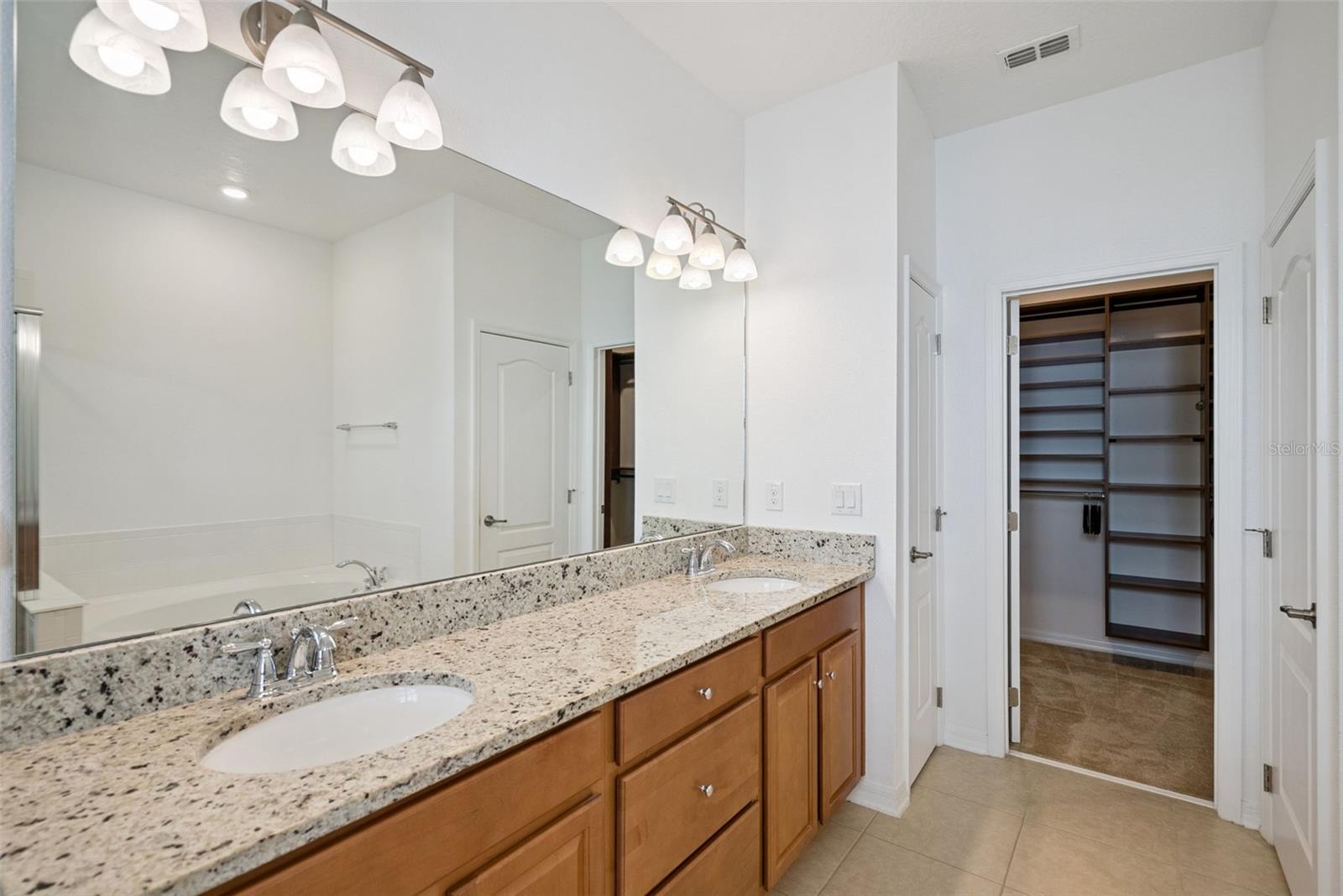 211 Lugano Way Property Photo 15