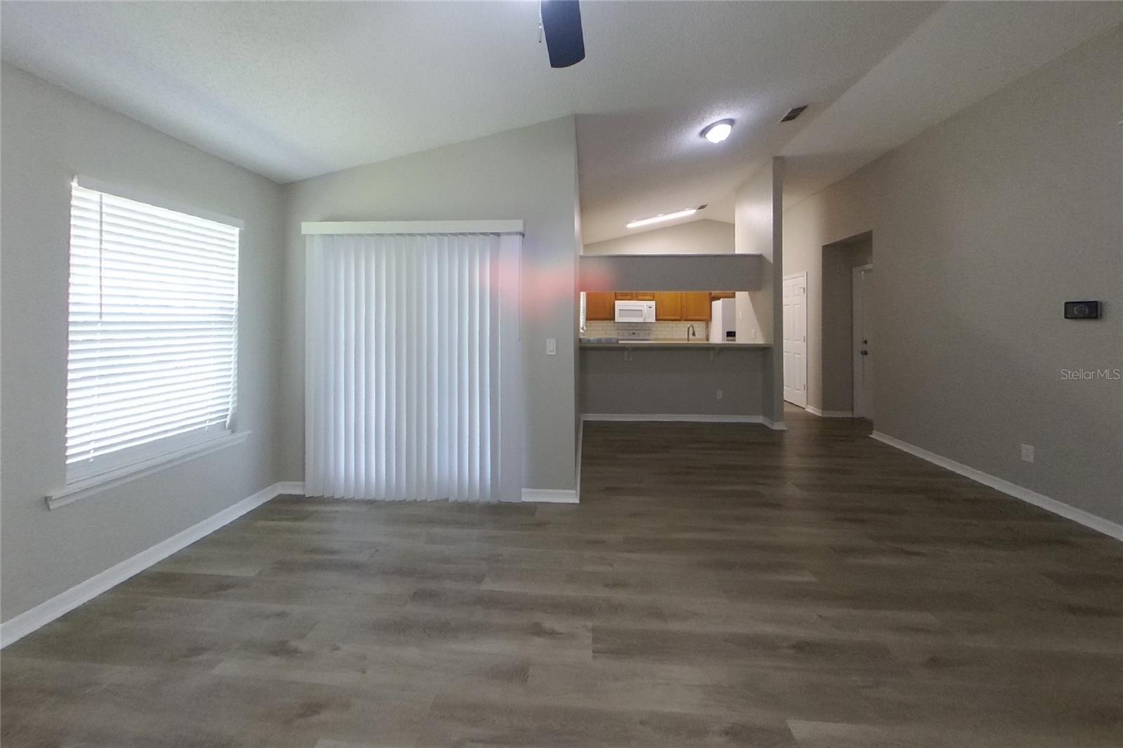 O6439274 Property Photo 2