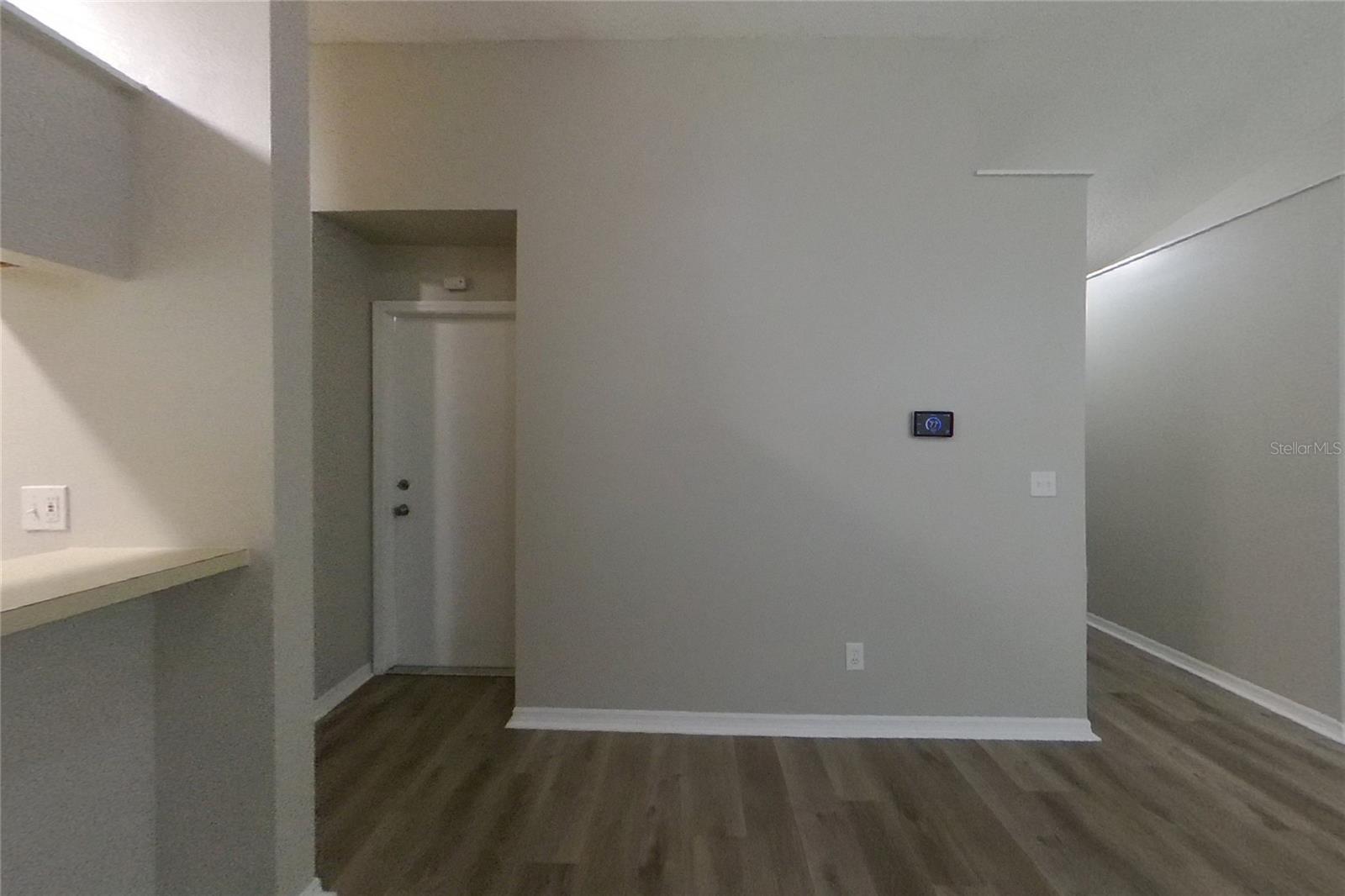 O6439274 Property Photo 5