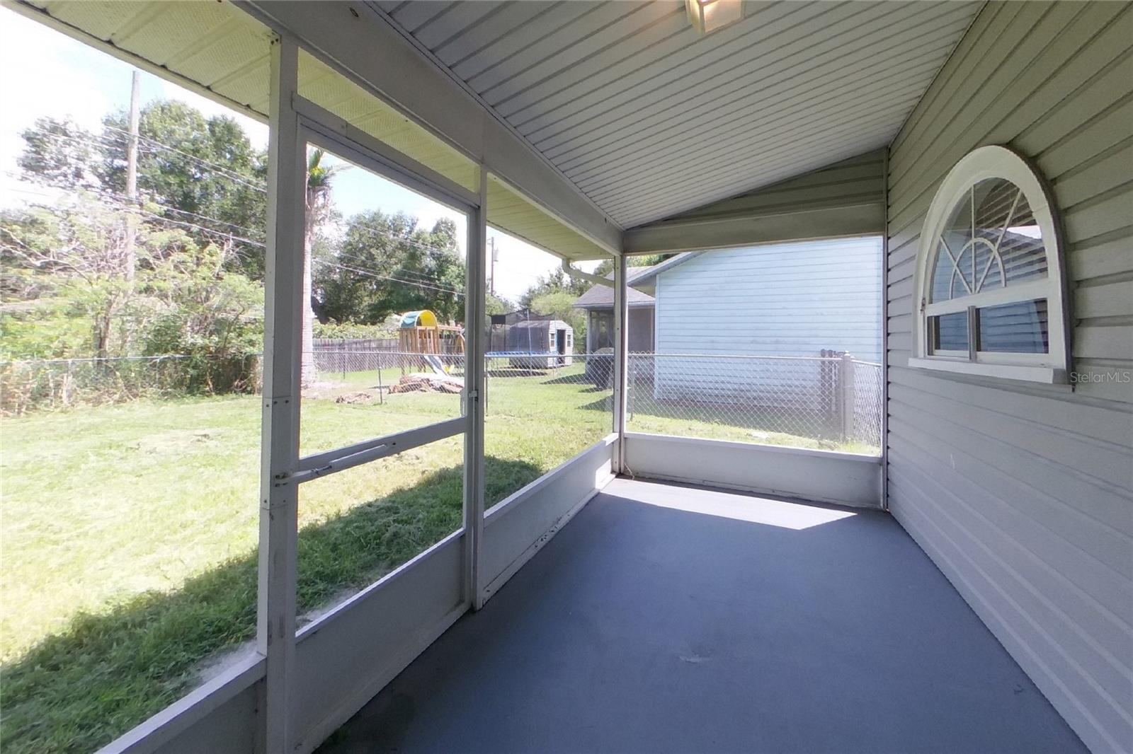 O6439274 Property Photo 14