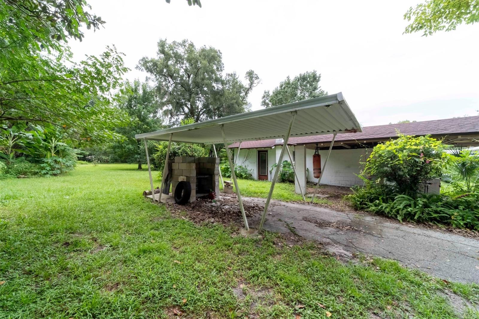 2076 Old New York Ave Property Photo 4