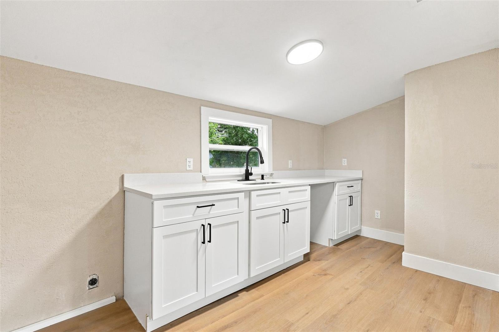 264 Laws Ln Property Photo 3