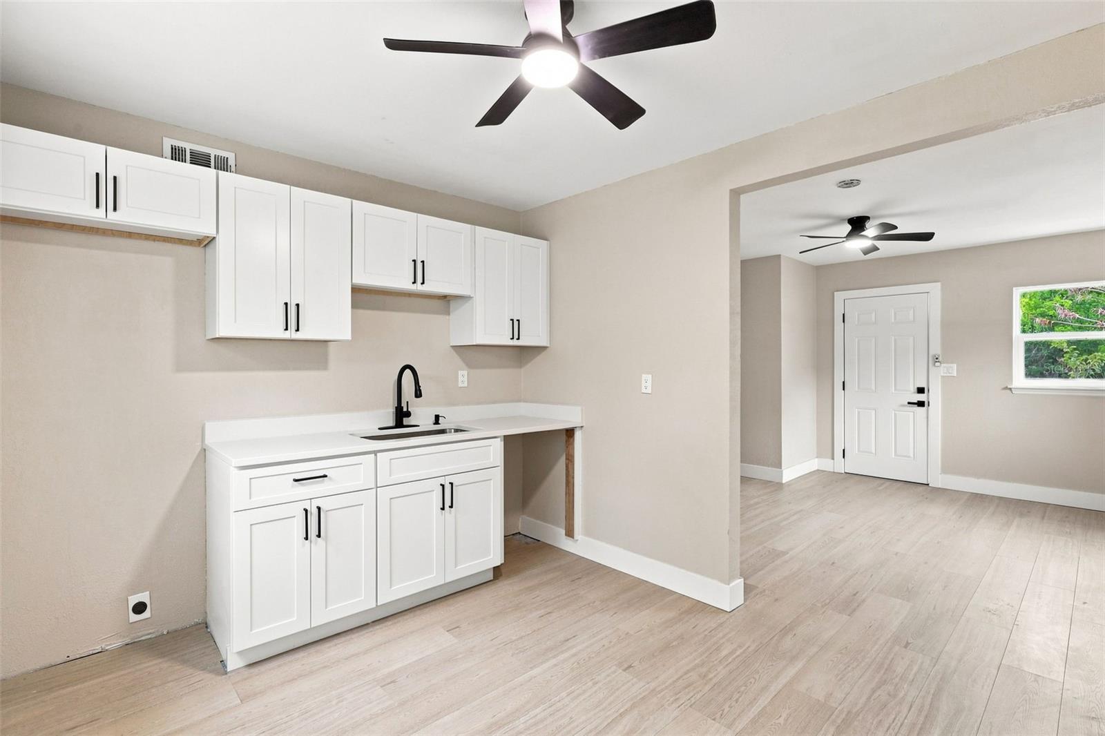 264 Laws Ln Property Photo 4