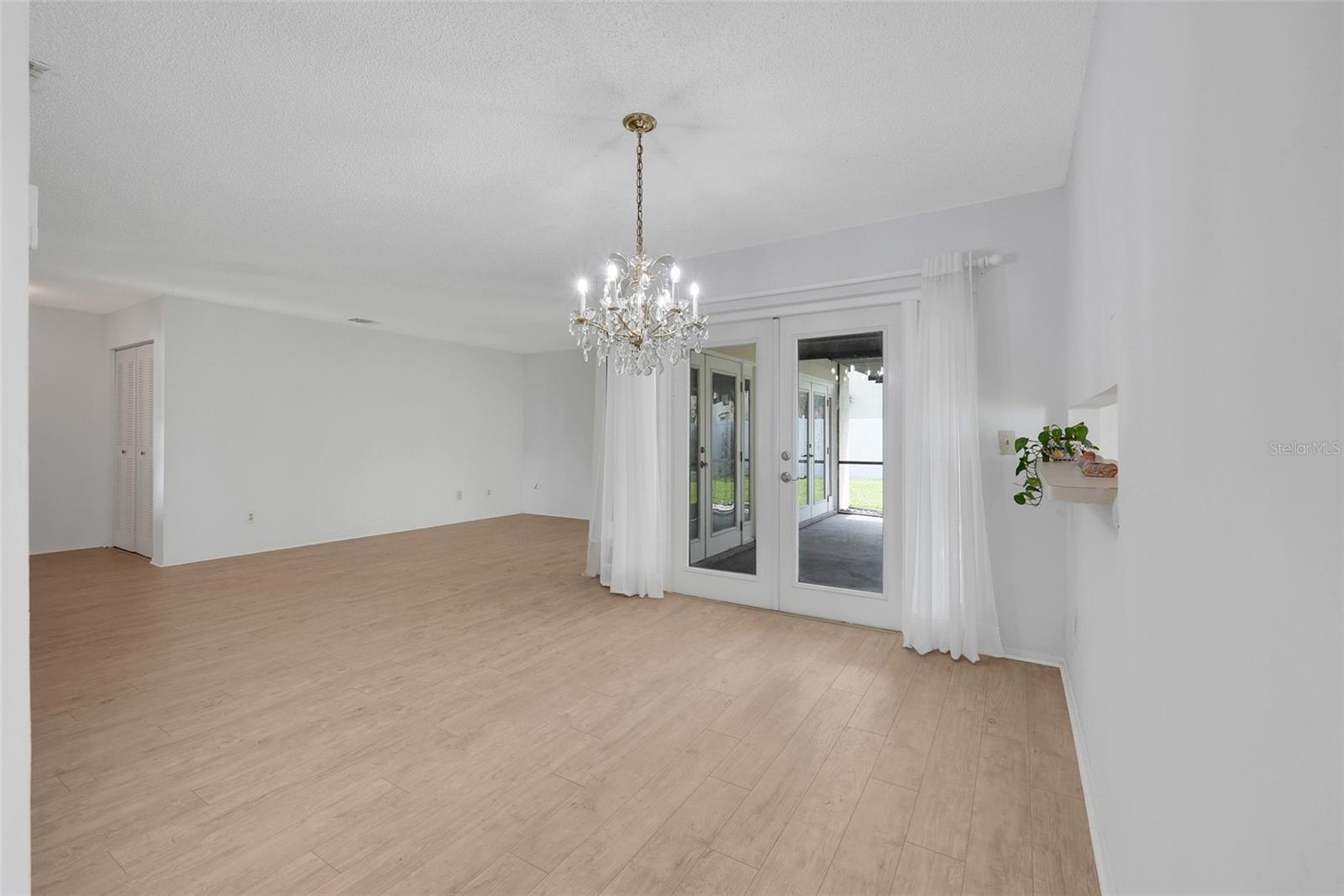 2847 Sunbranch Drive Property Photo 8