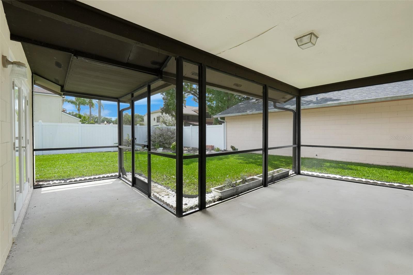 2847 Sunbranch Drive Property Photo 22