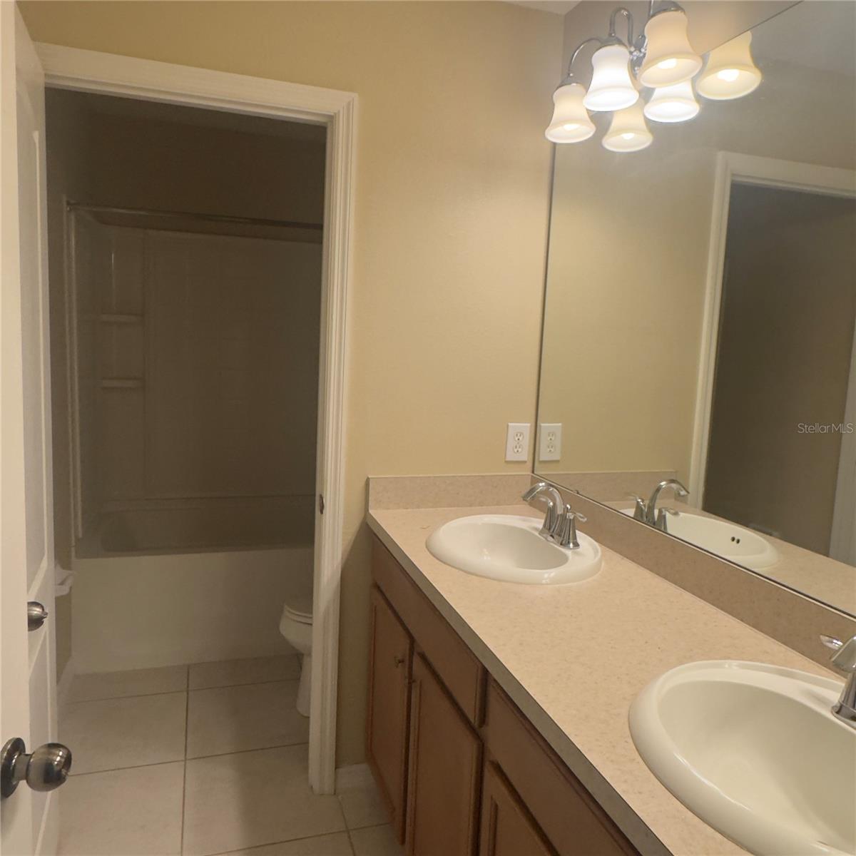 14207 Craftsbury Ct Property Photo 6