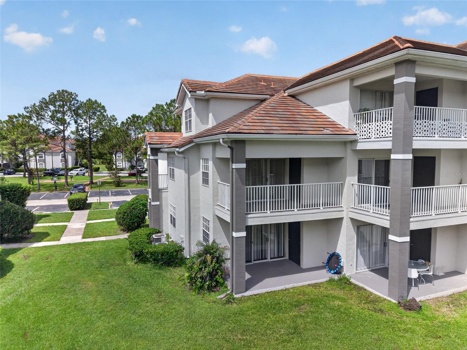 14013 Fairway Island Dr #428 Property Photo 2