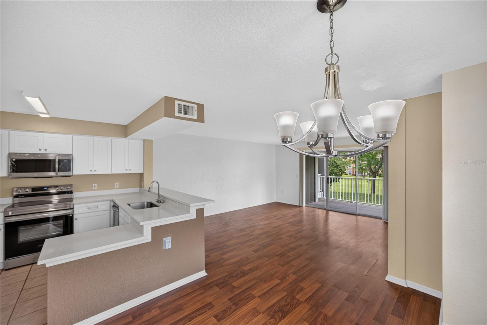 14013 Fairway Island Dr #428 Property Photo 4