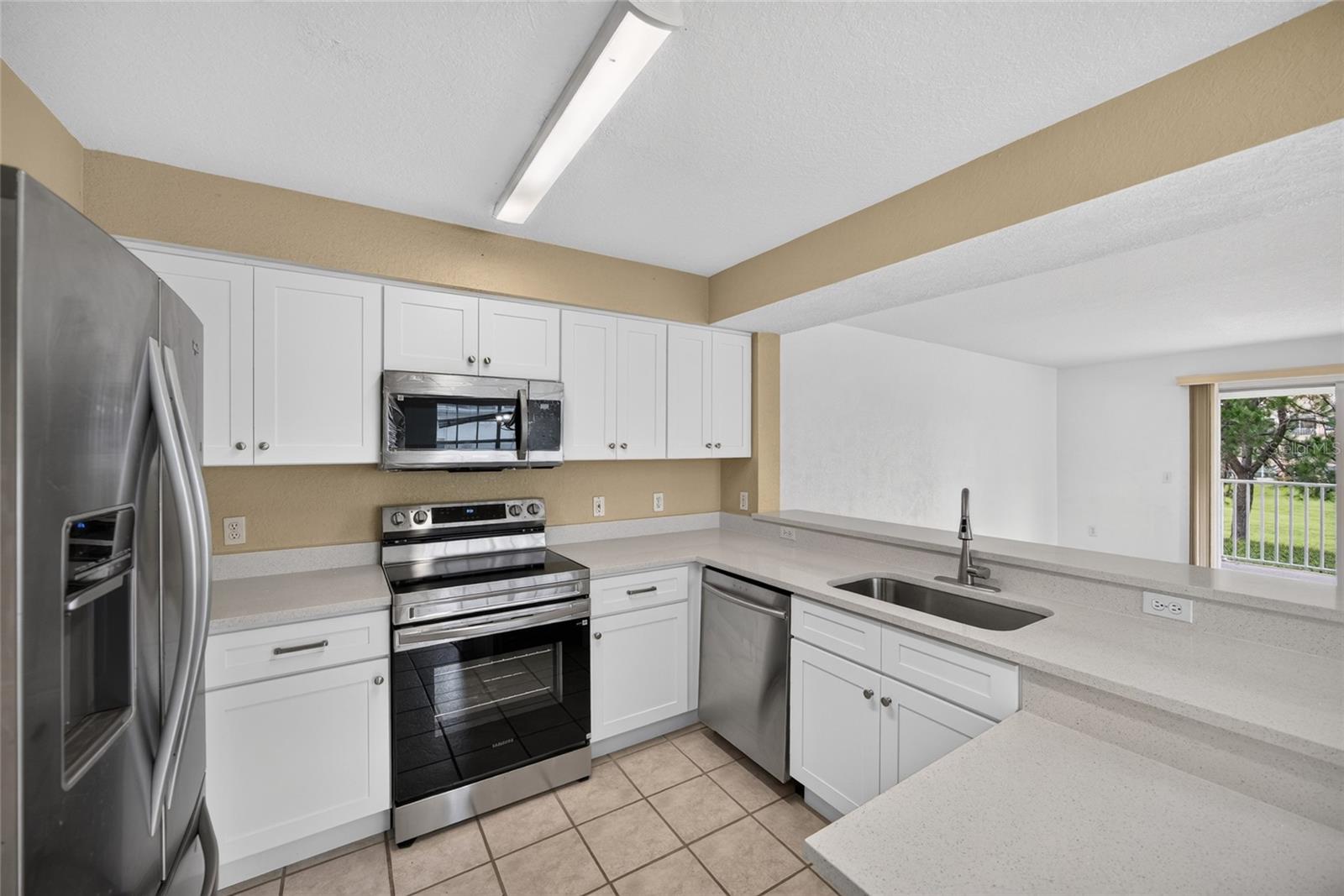 14013 Fairway Island Dr #428 Property Photo 12