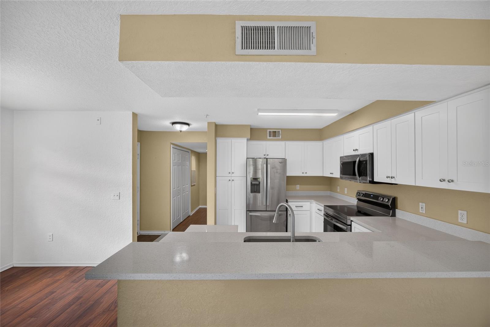 14013 Fairway Island Dr #428 Property Photo 13
