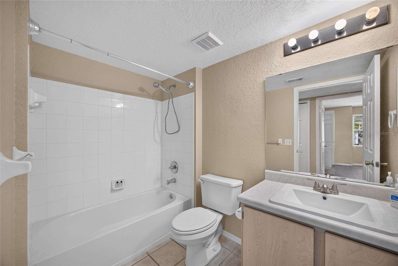 14013 Fairway Island Dr #428 Property Photo 16