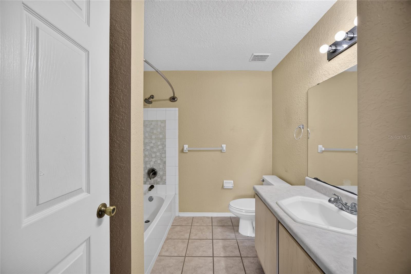 14013 Fairway Island Dr #428 Property Photo 20