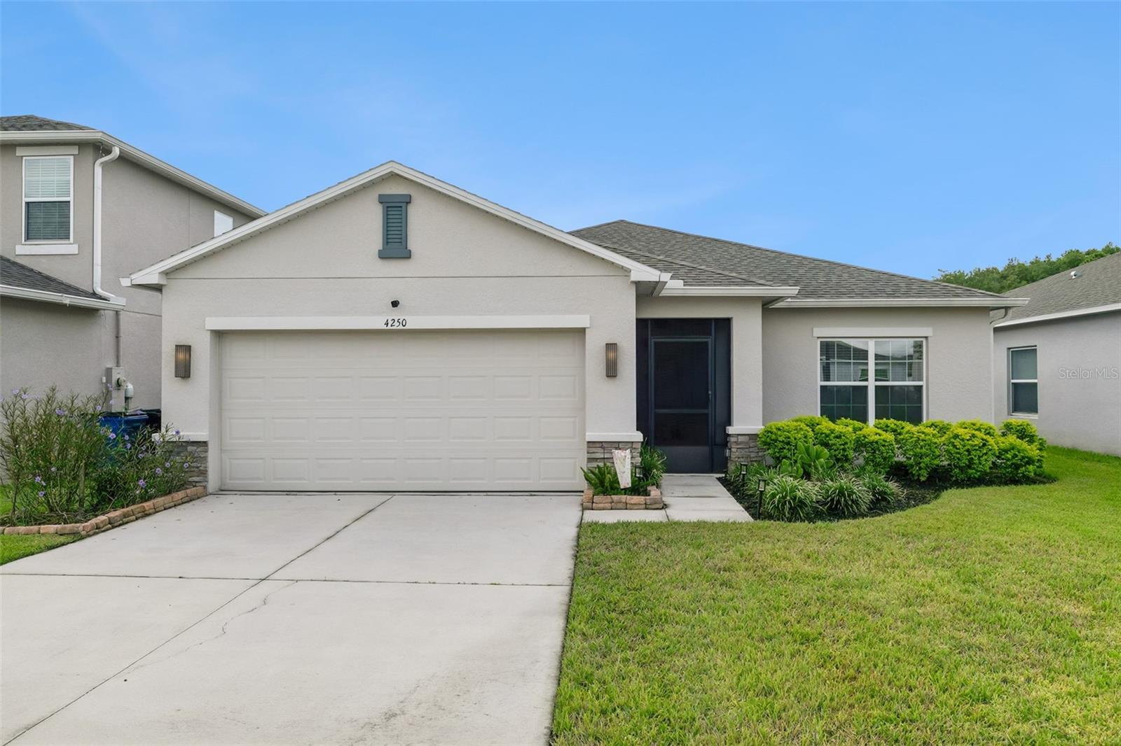 4250 Southern Vista Loop Property Photo 1