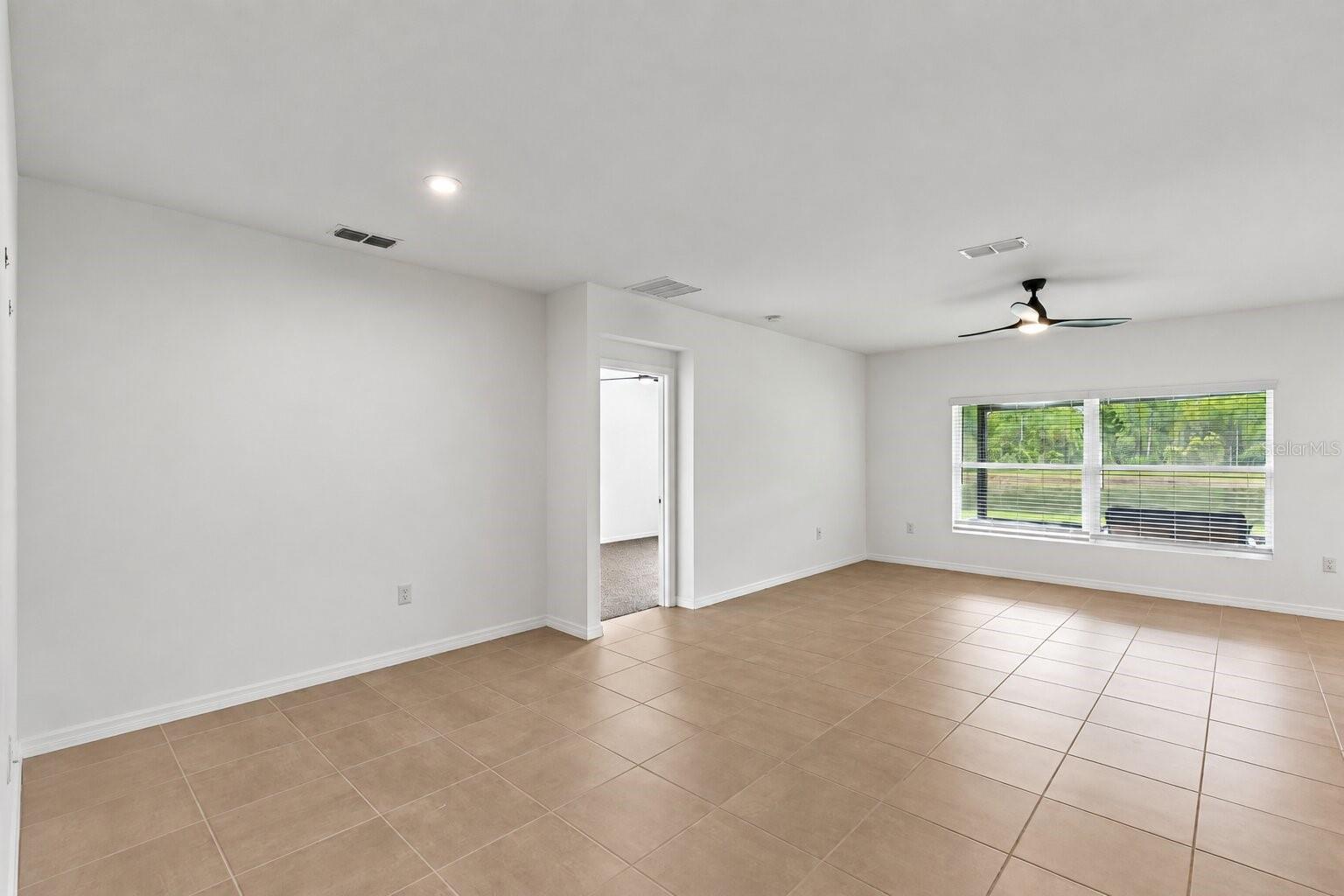4250 Southern Vista Loop Property Photo 7