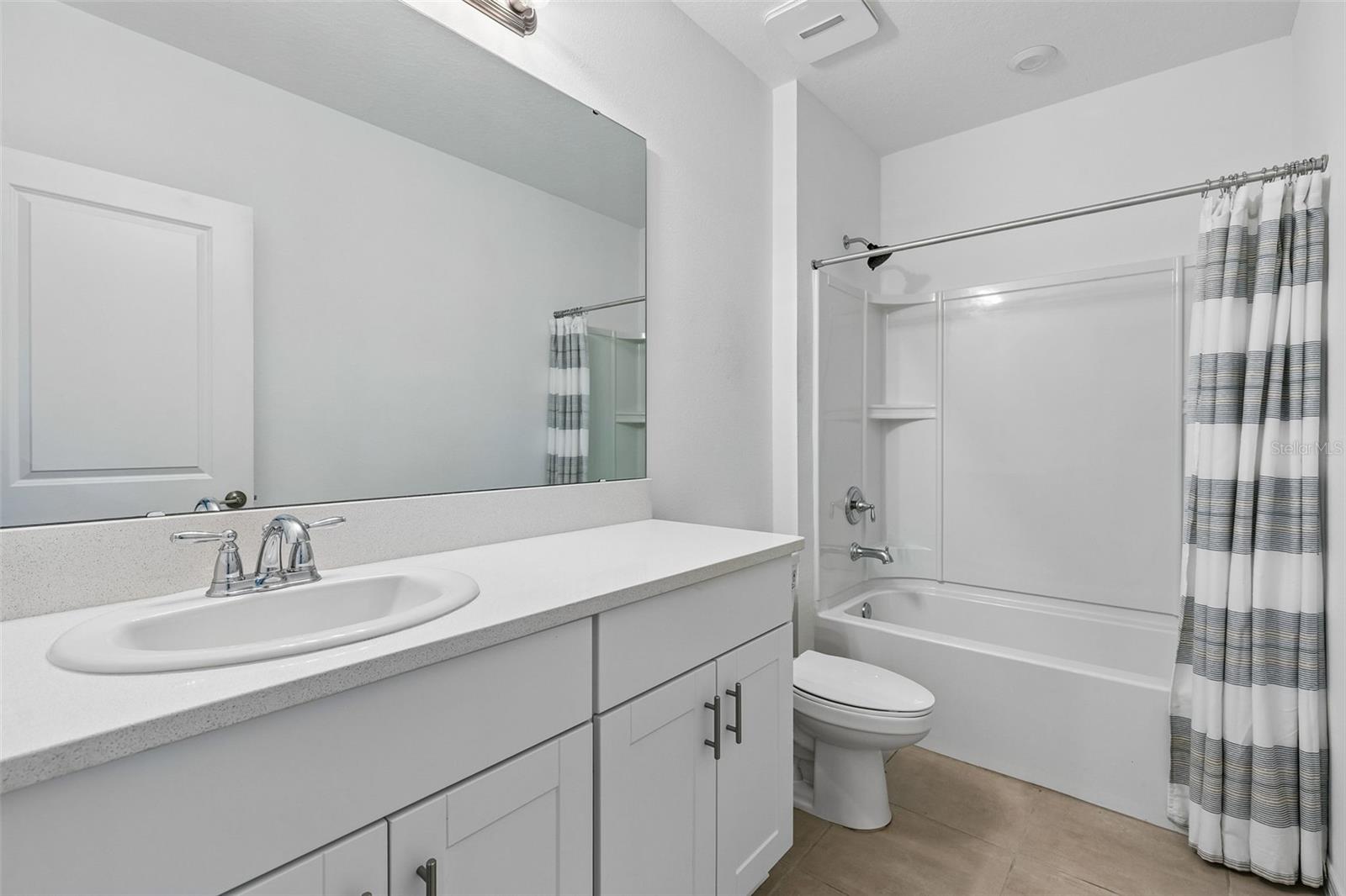 4250 Southern Vista Loop Property Photo 11