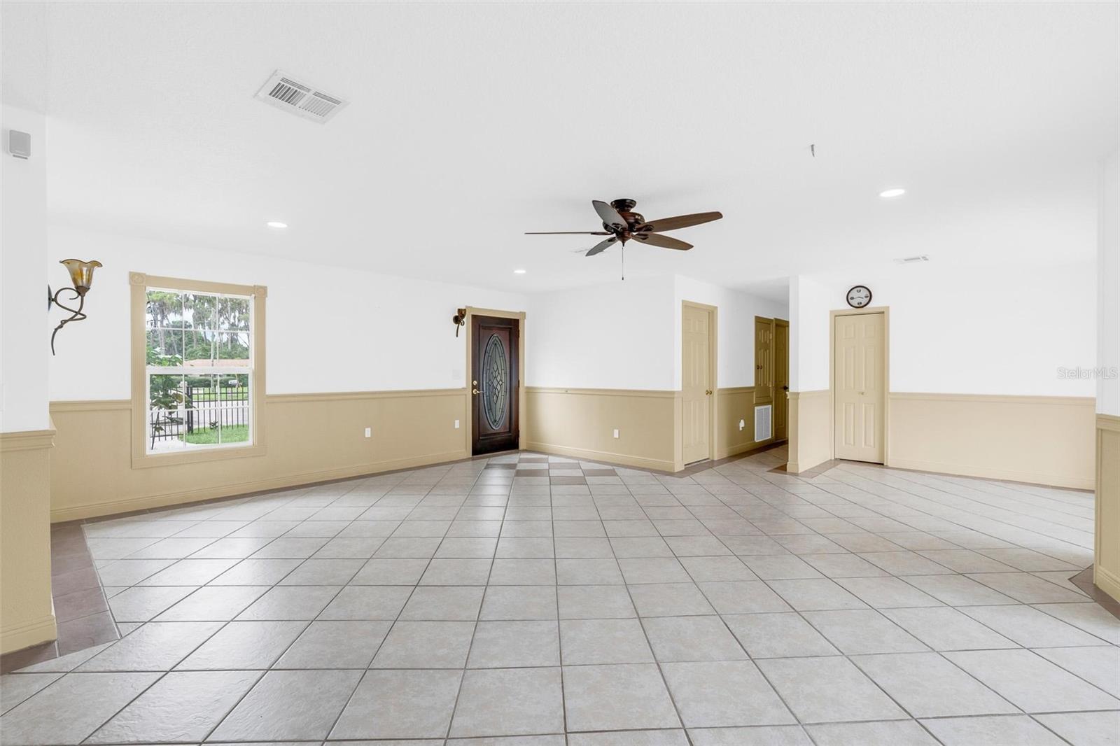 507 Phyllis Cir Property Photo 16