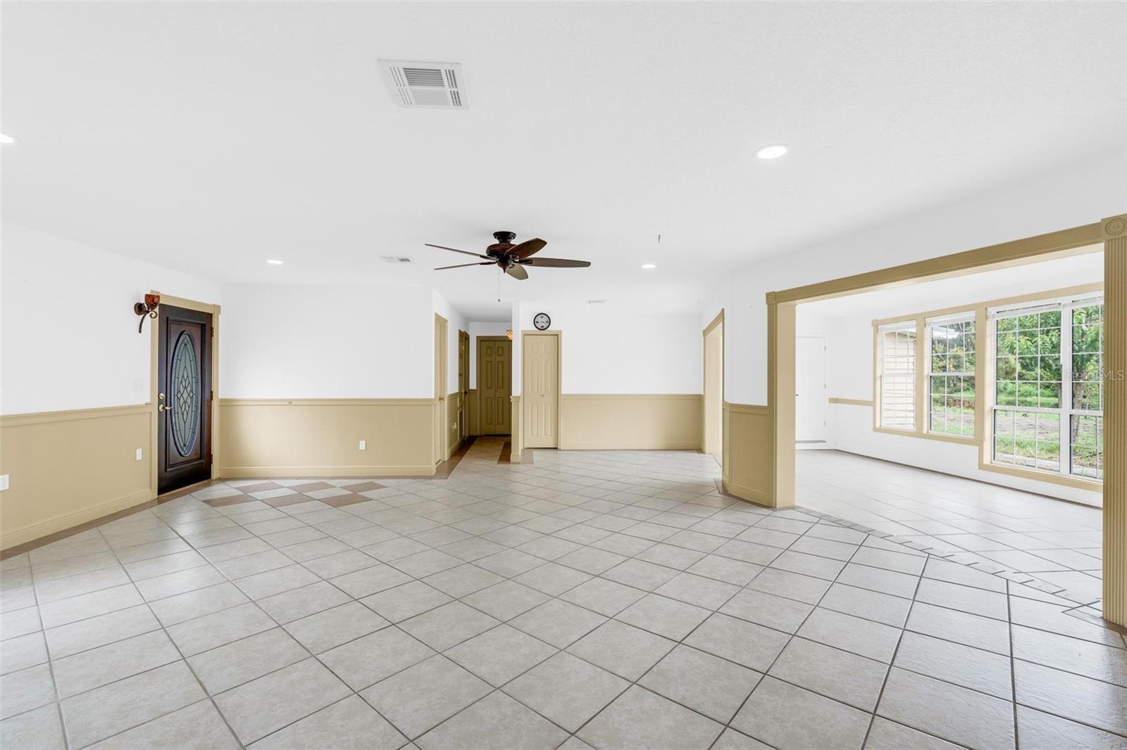 507 Phyllis Cir Property Photo 18