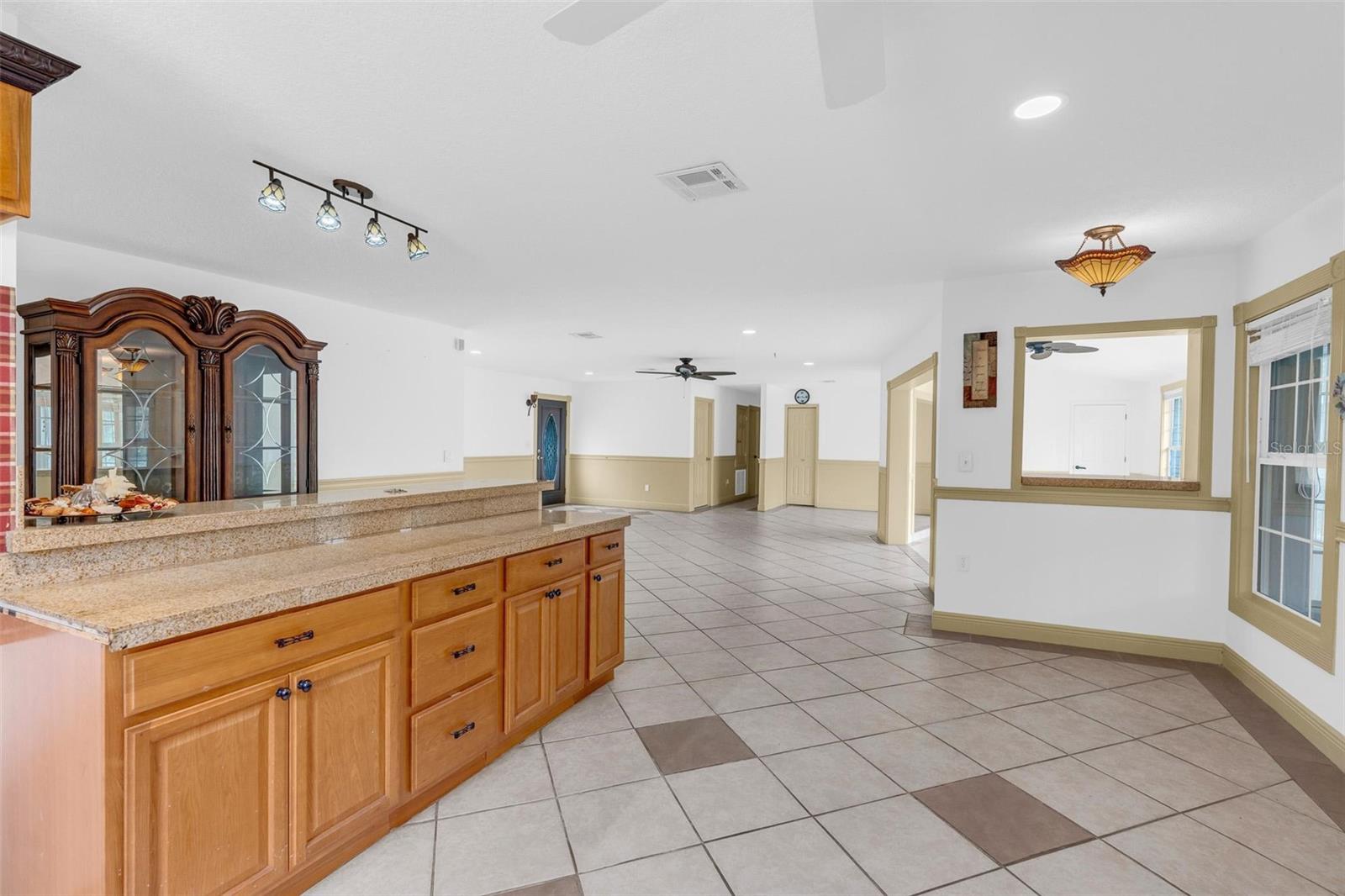 507 Phyllis Cir Property Photo 24