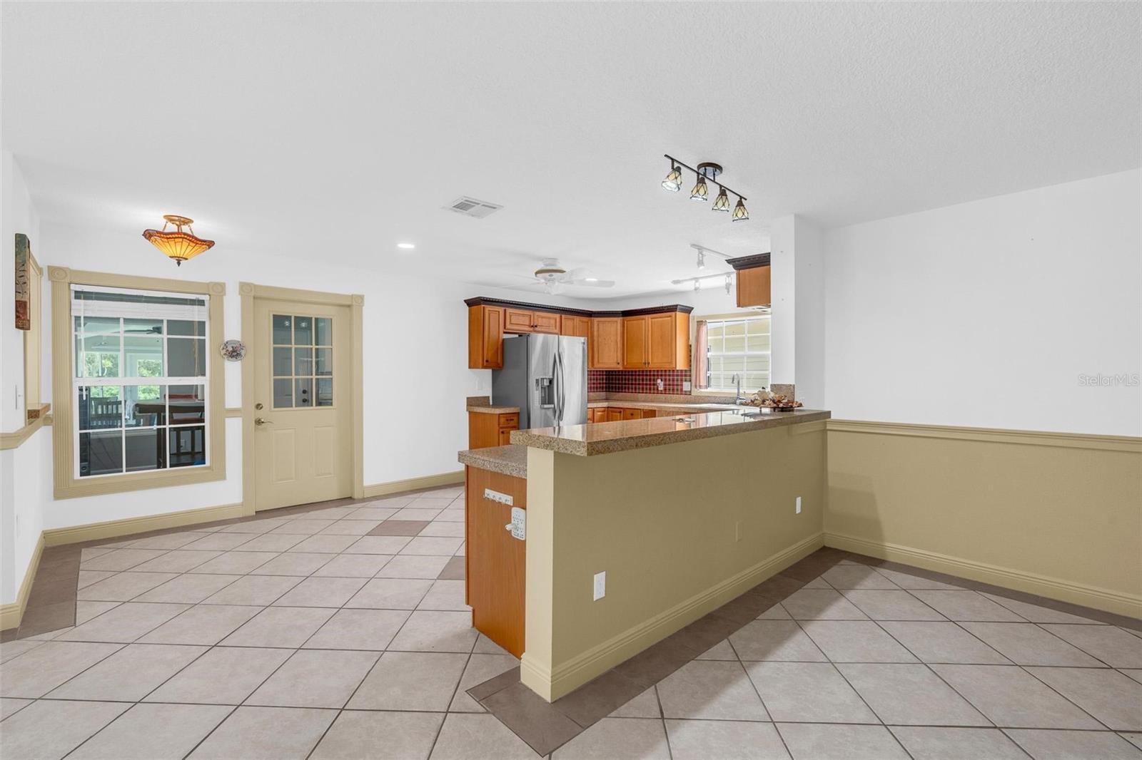 507 Phyllis Cir Property Photo 25