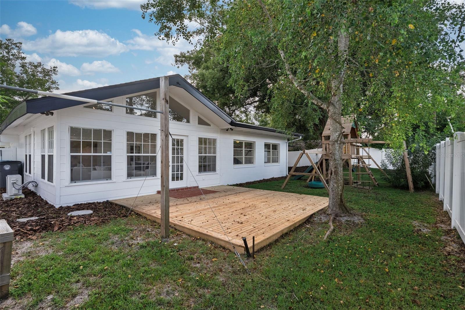 2345 Brookshire Ave Property Photo 26