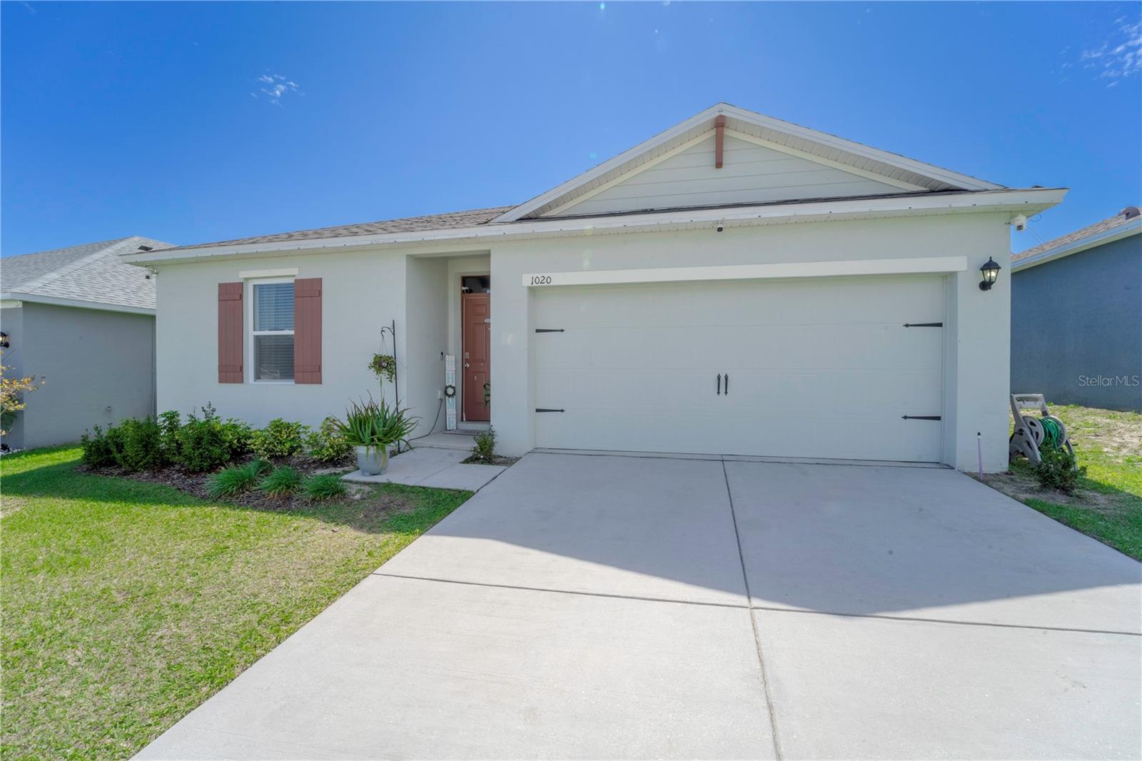 1020 Cambridge Dr Property Photo 5