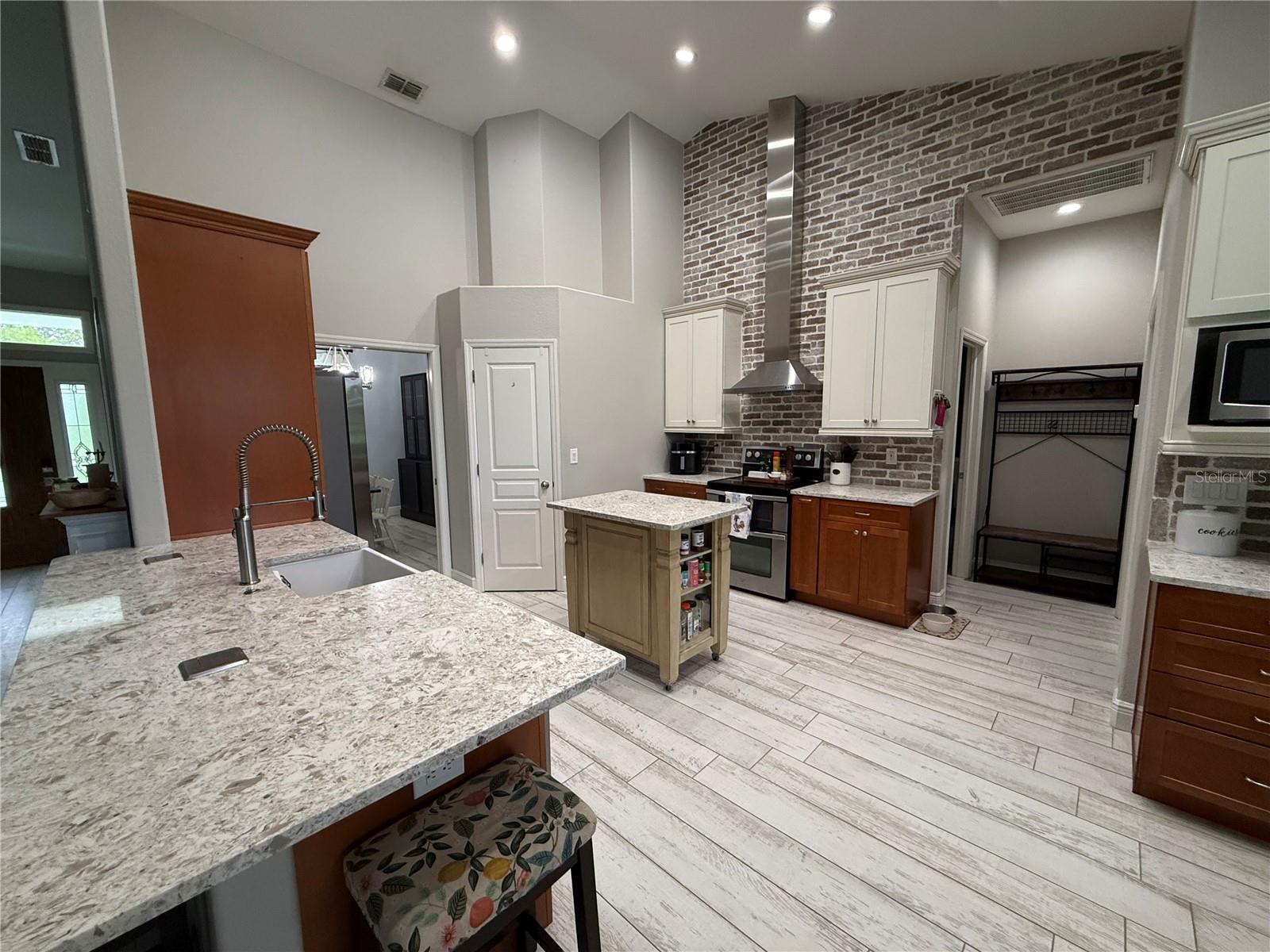 6317 Barton Rd Property Photo 10