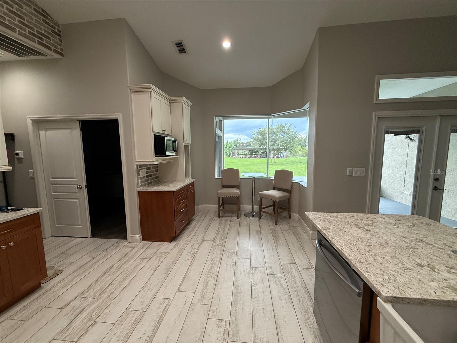 6317 Barton Rd Property Photo 12