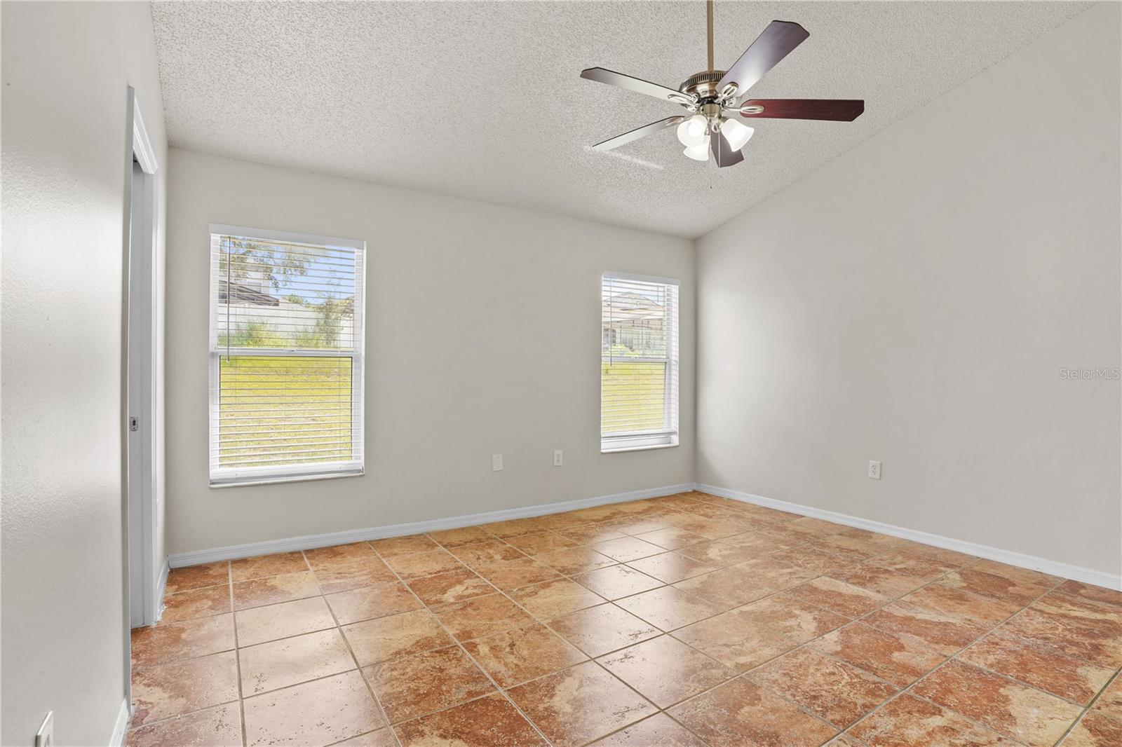 114 Oxford Rd Property Photo 15