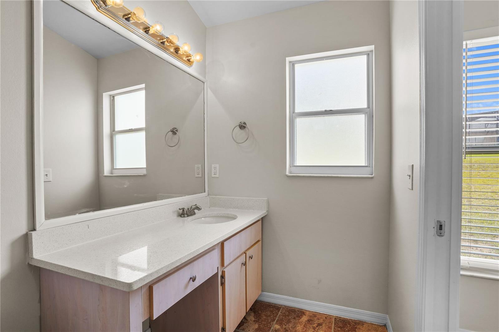 114 Oxford Rd Property Photo 17