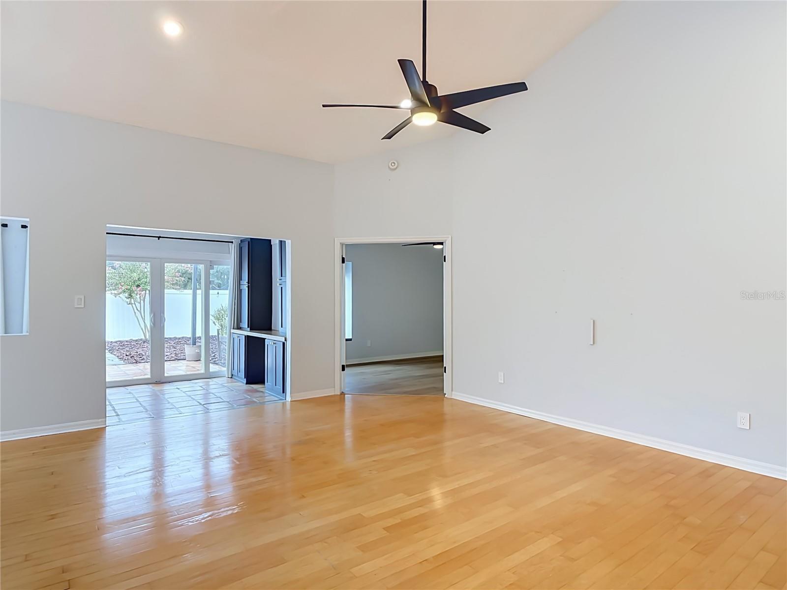 744 Barrington Cir Property Photo 10