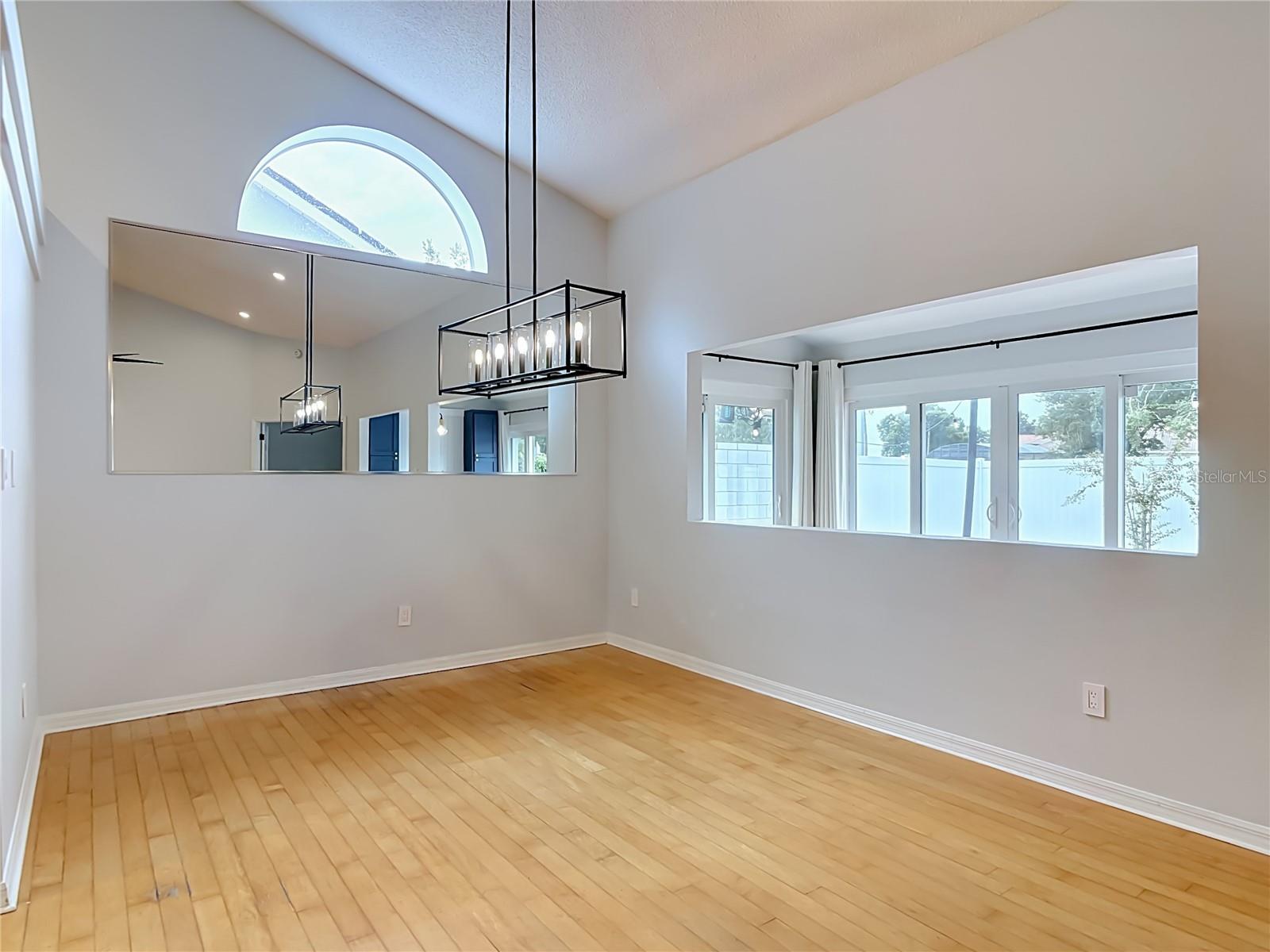 744 Barrington Cir Property Photo 15