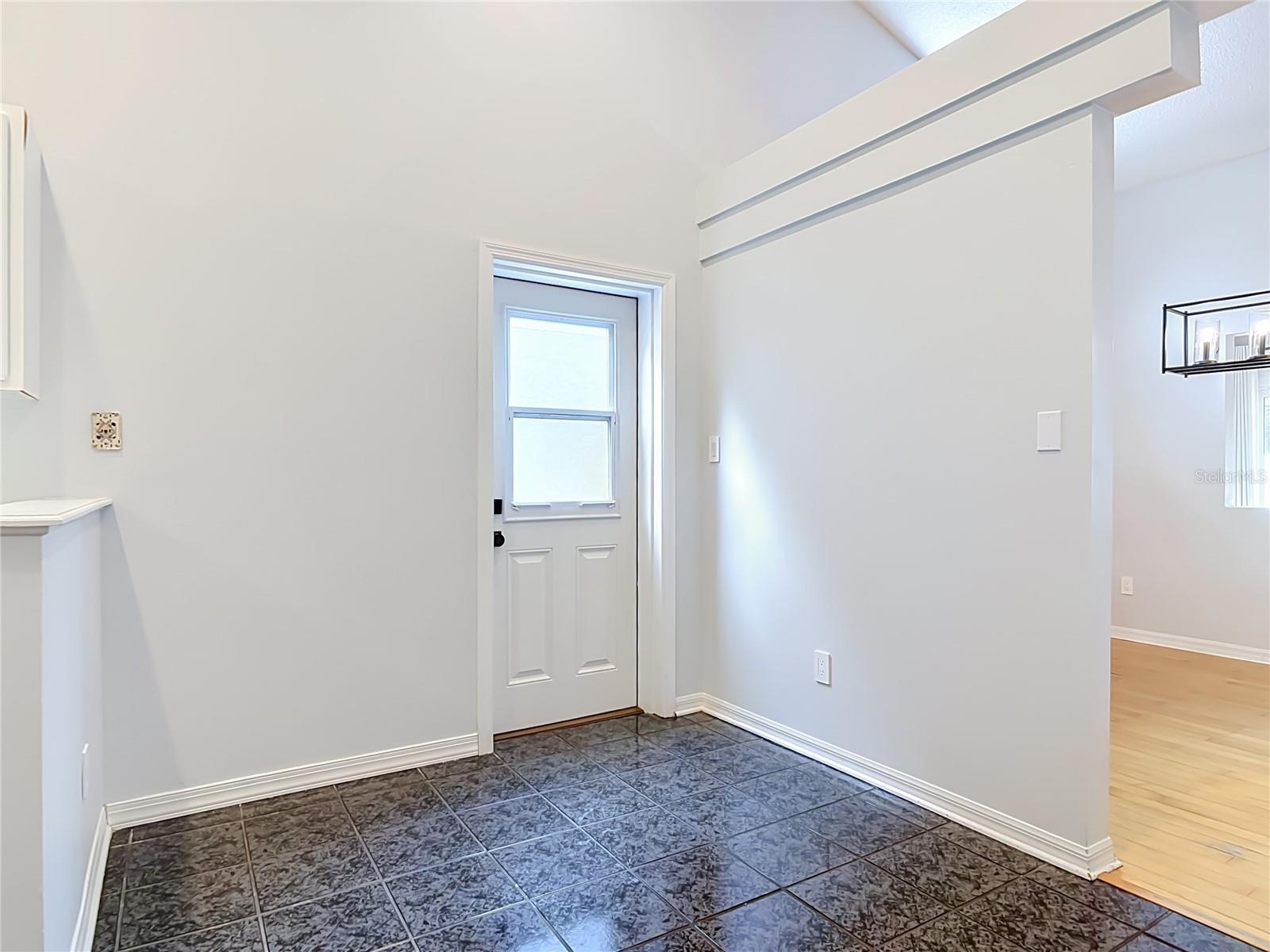 744 Barrington Cir Property Photo 22