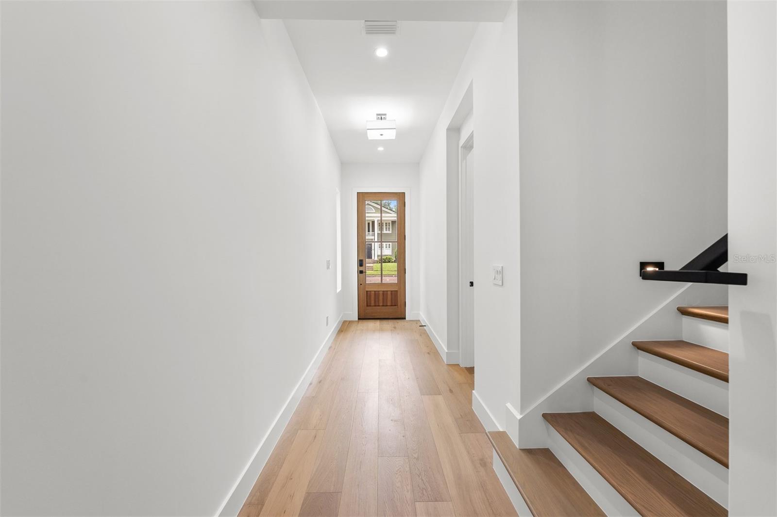 10 W Harvard St Property Photo 4