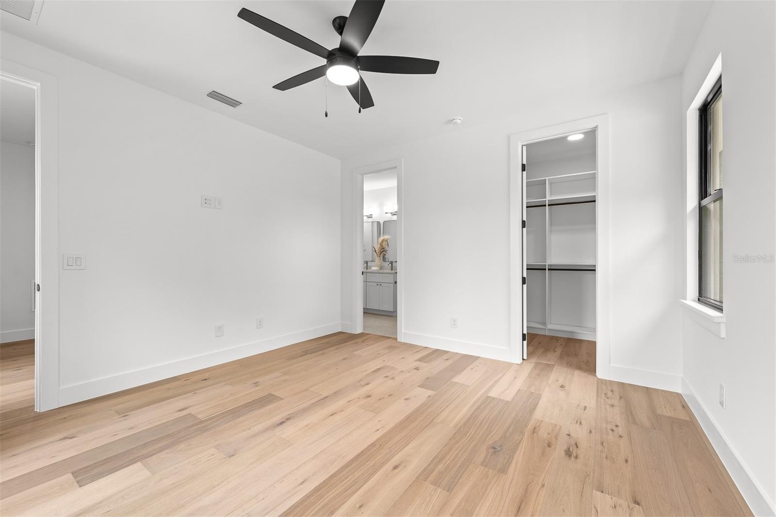 10 W Harvard St Property Photo 46