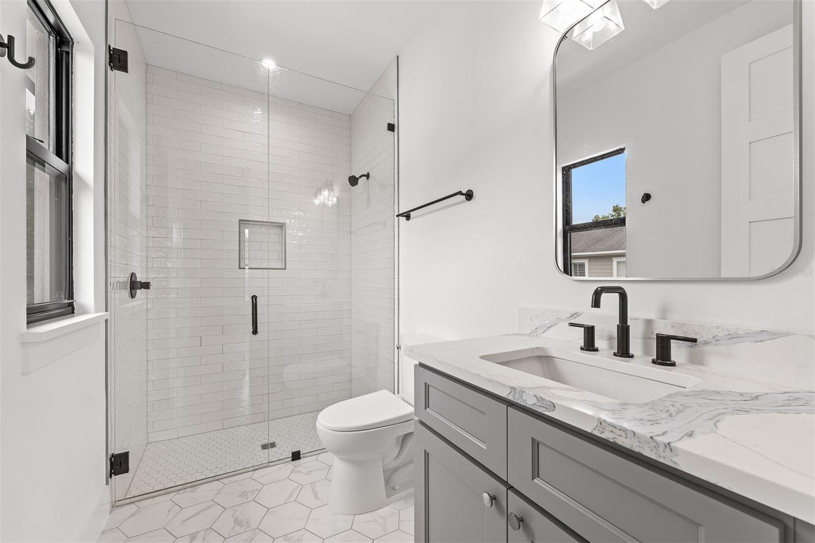 10 W Harvard St Property Photo 48