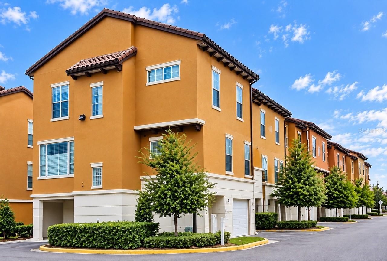 6111 METROWEST BLVD #106 Property Photo 1