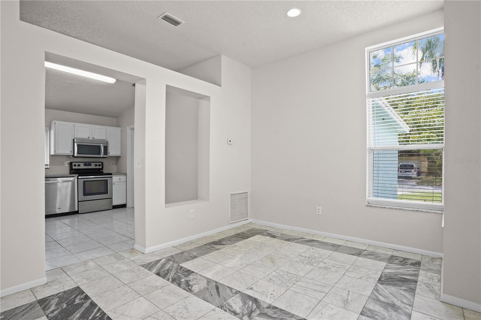 8851 Parliament Ct Property Photo 10