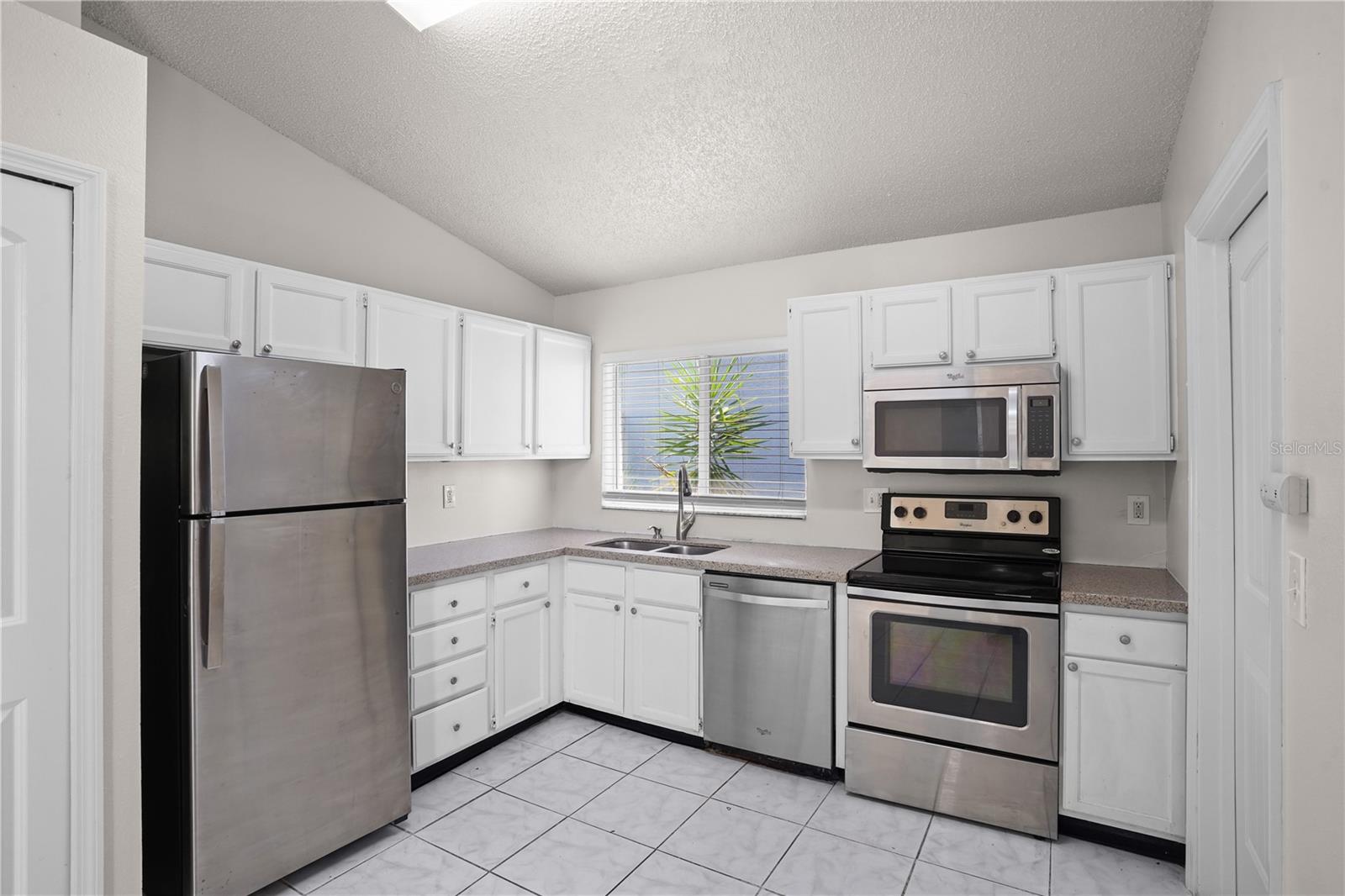 8851 Parliament Ct Property Photo 12