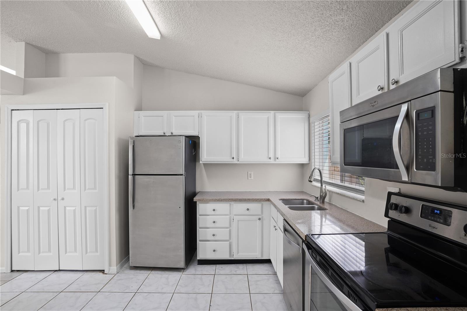 8851 Parliament Ct Property Photo 13