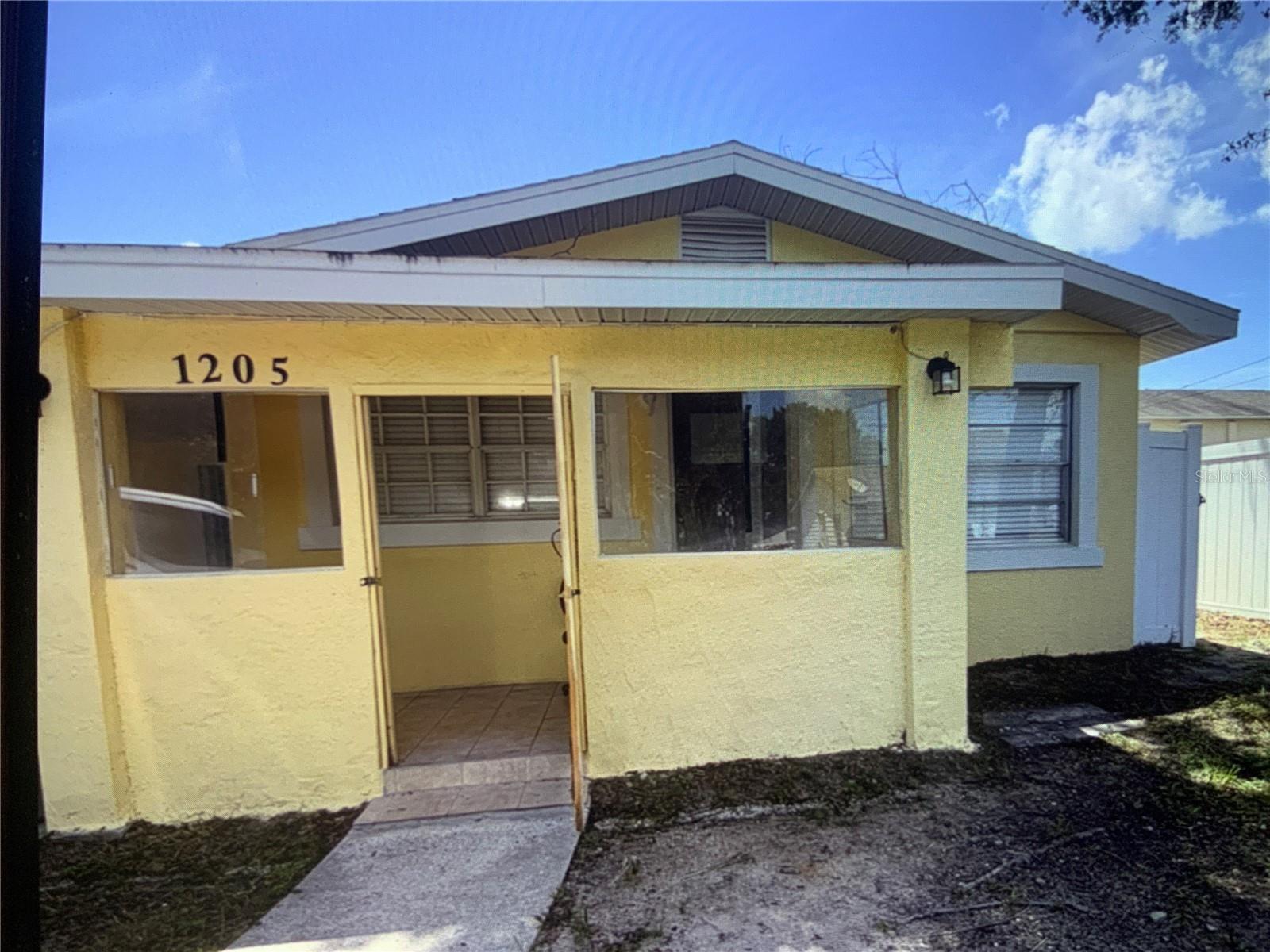 1205 AVENUE L Property Photo 1