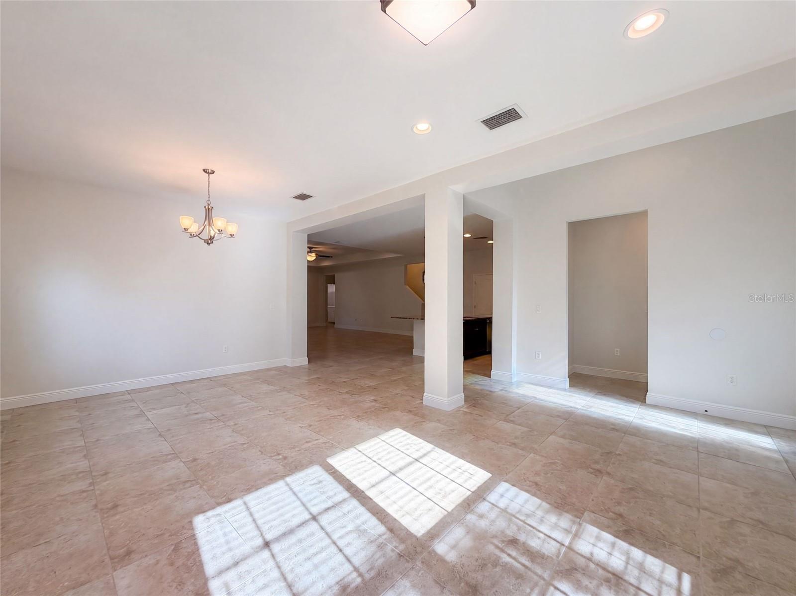 1416 Hickory View Cir Property Photo 3