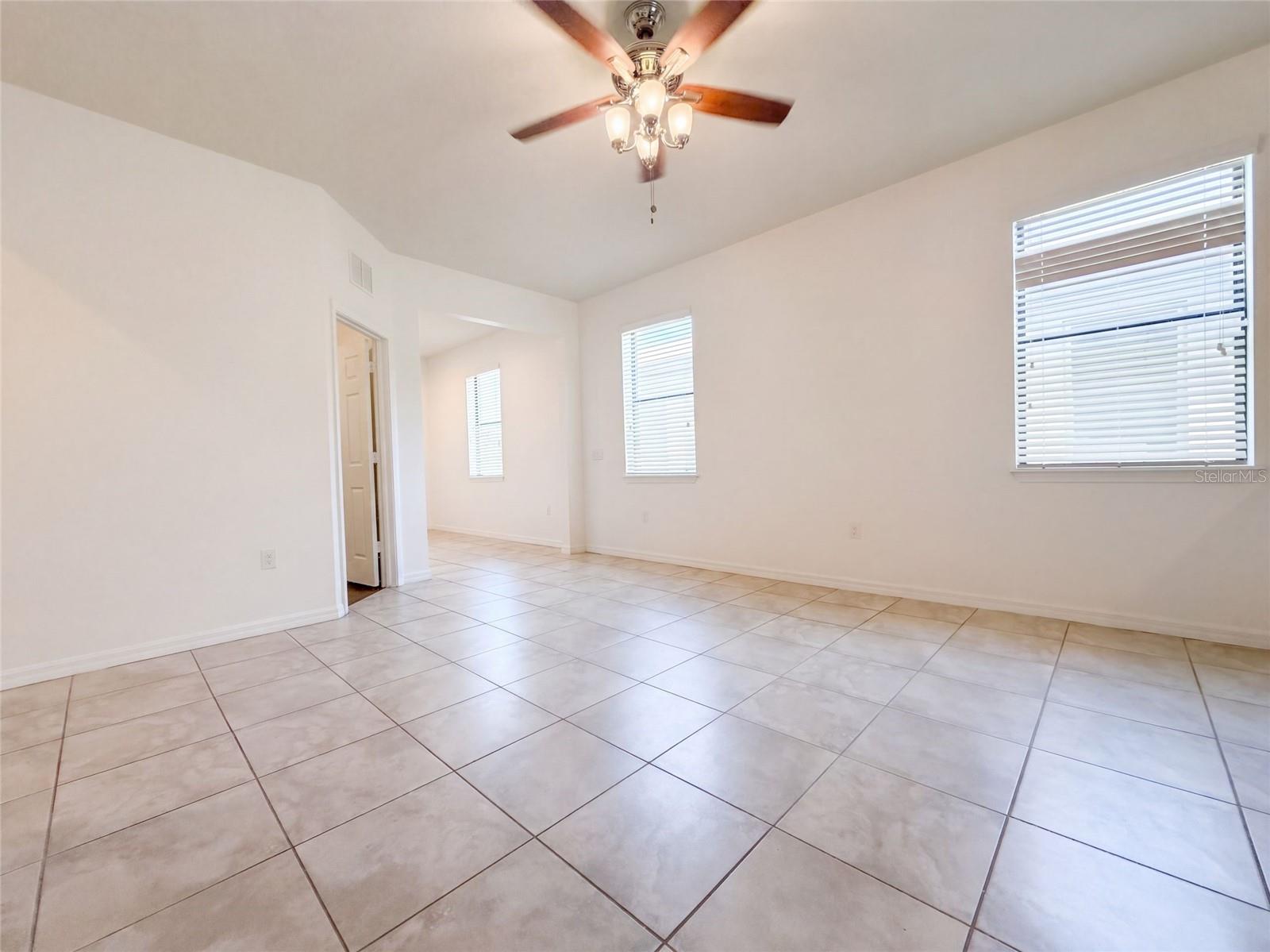1416 Hickory View Cir Property Photo 8