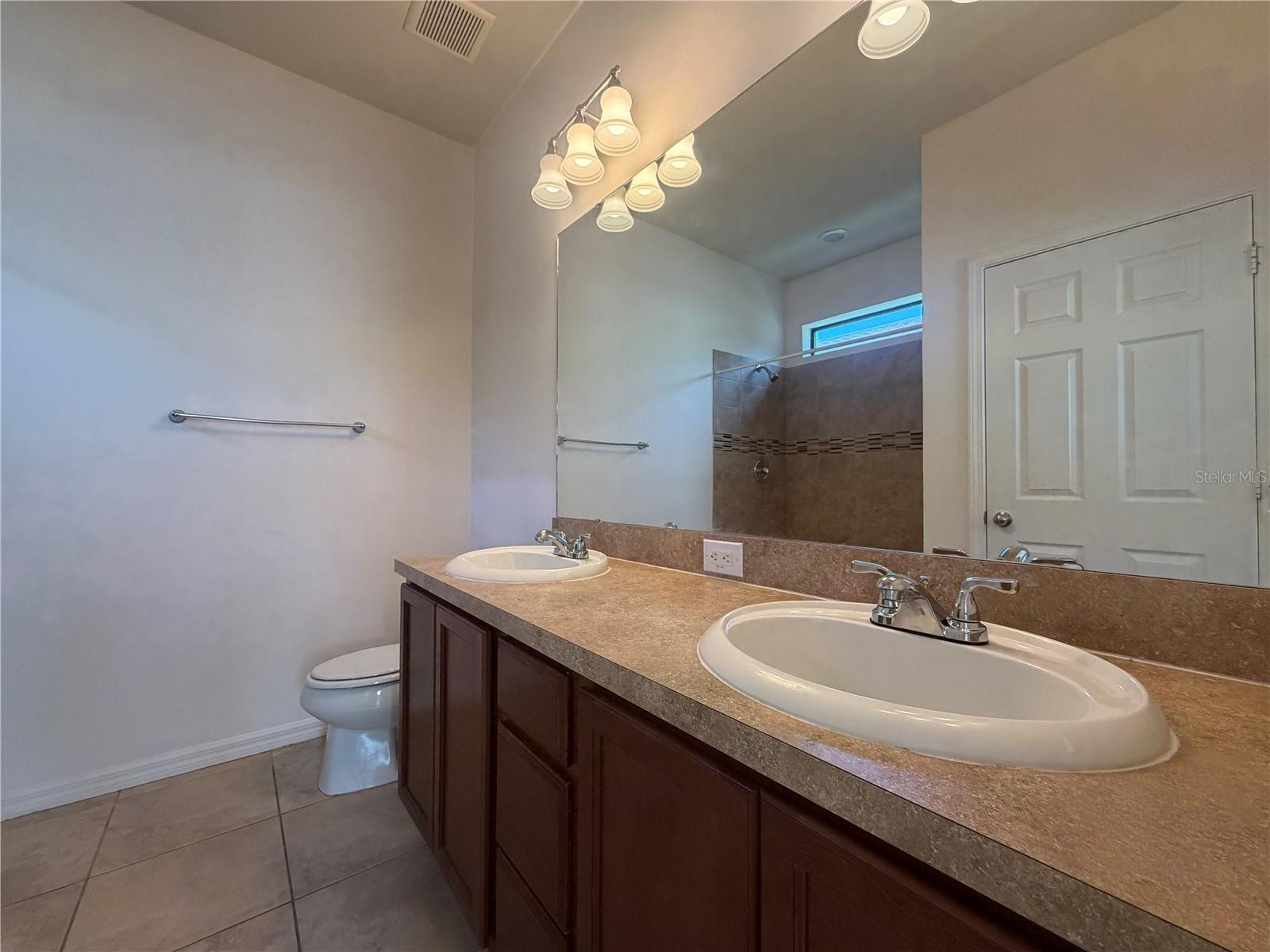 1416 Hickory View Cir Property Photo 16