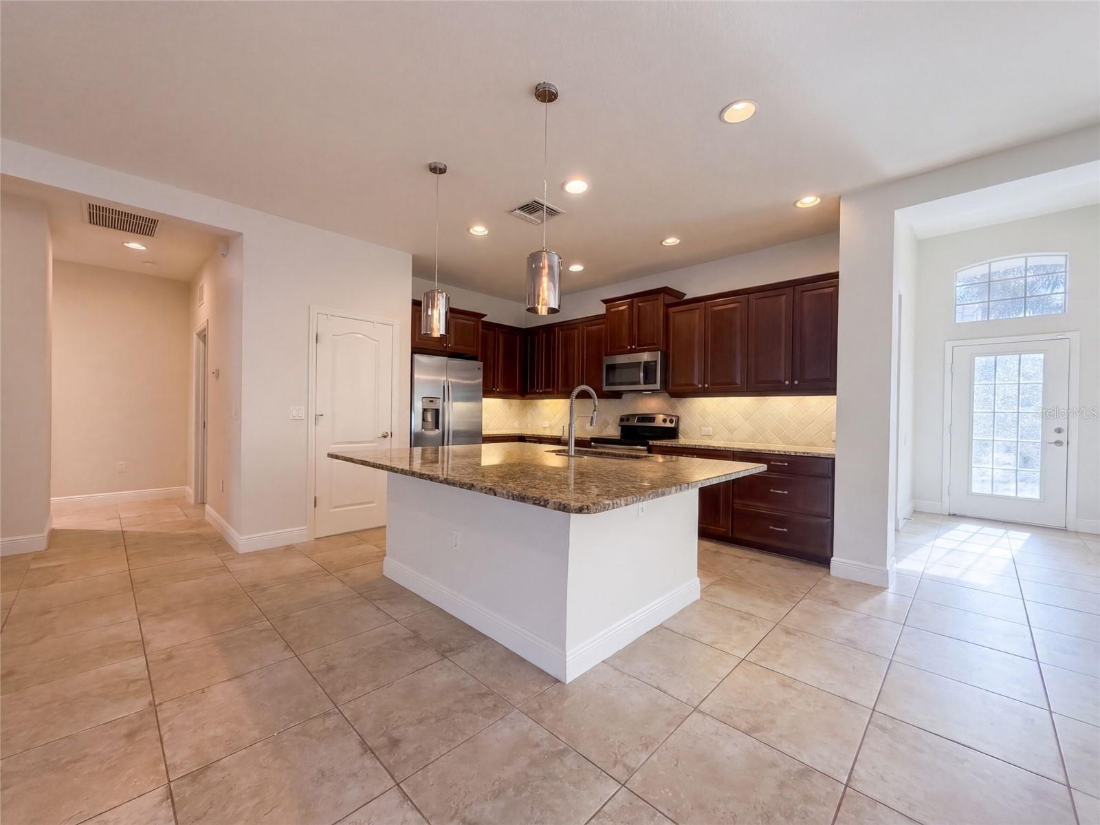 1416 Hickory View Cir Property Photo 39