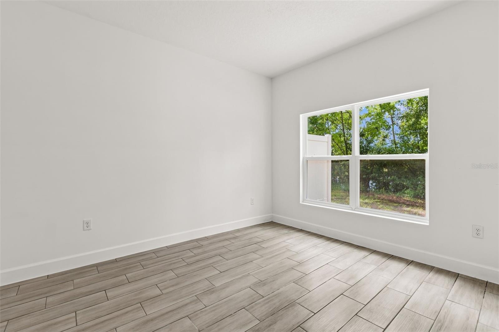 458 Lake Shore Pkwy Property Photo 15