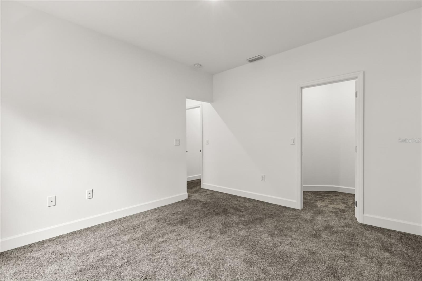 458 Lake Shore Pkwy Property Photo 19
