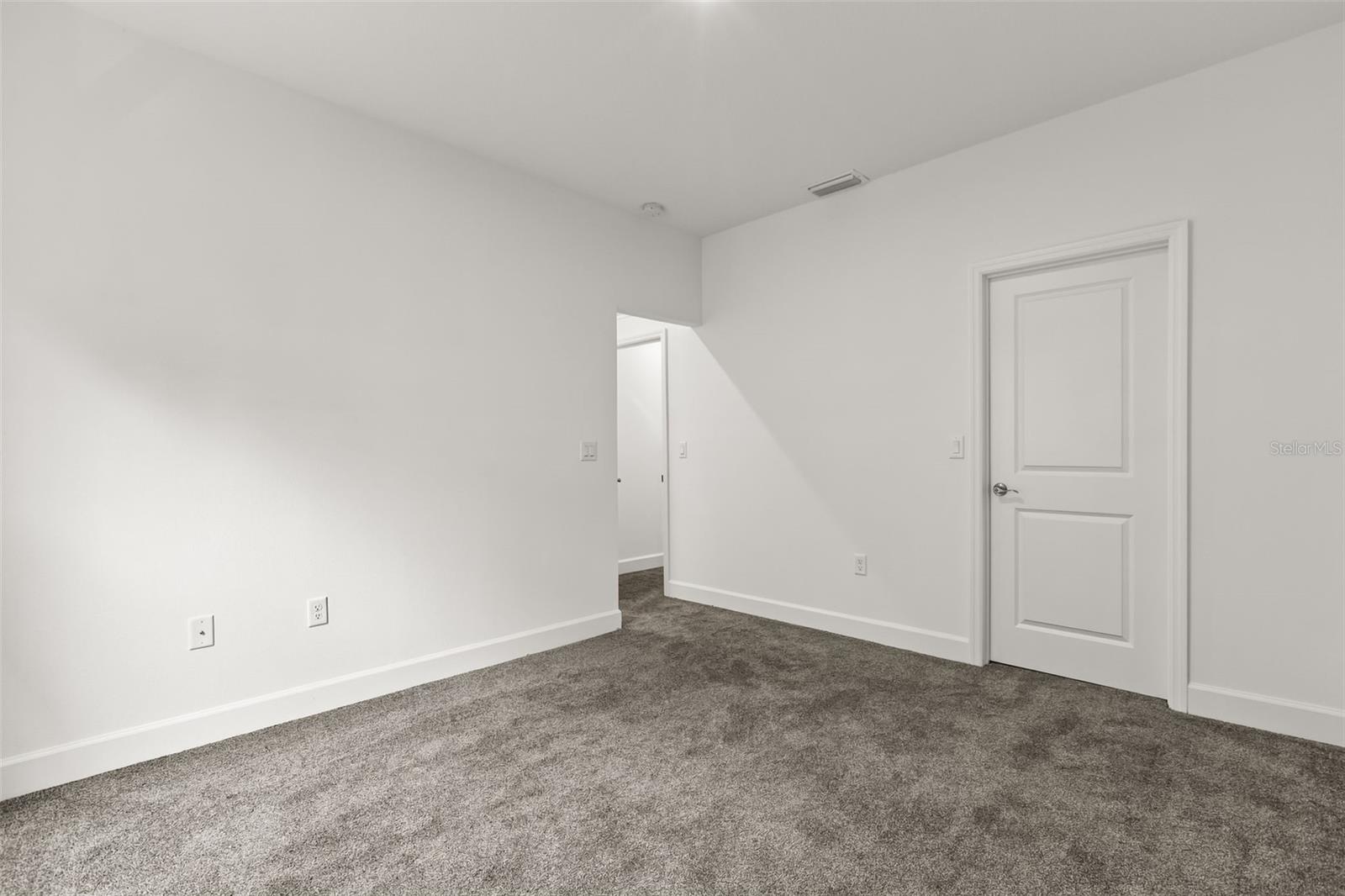 458 Lake Shore Pkwy Property Photo 20