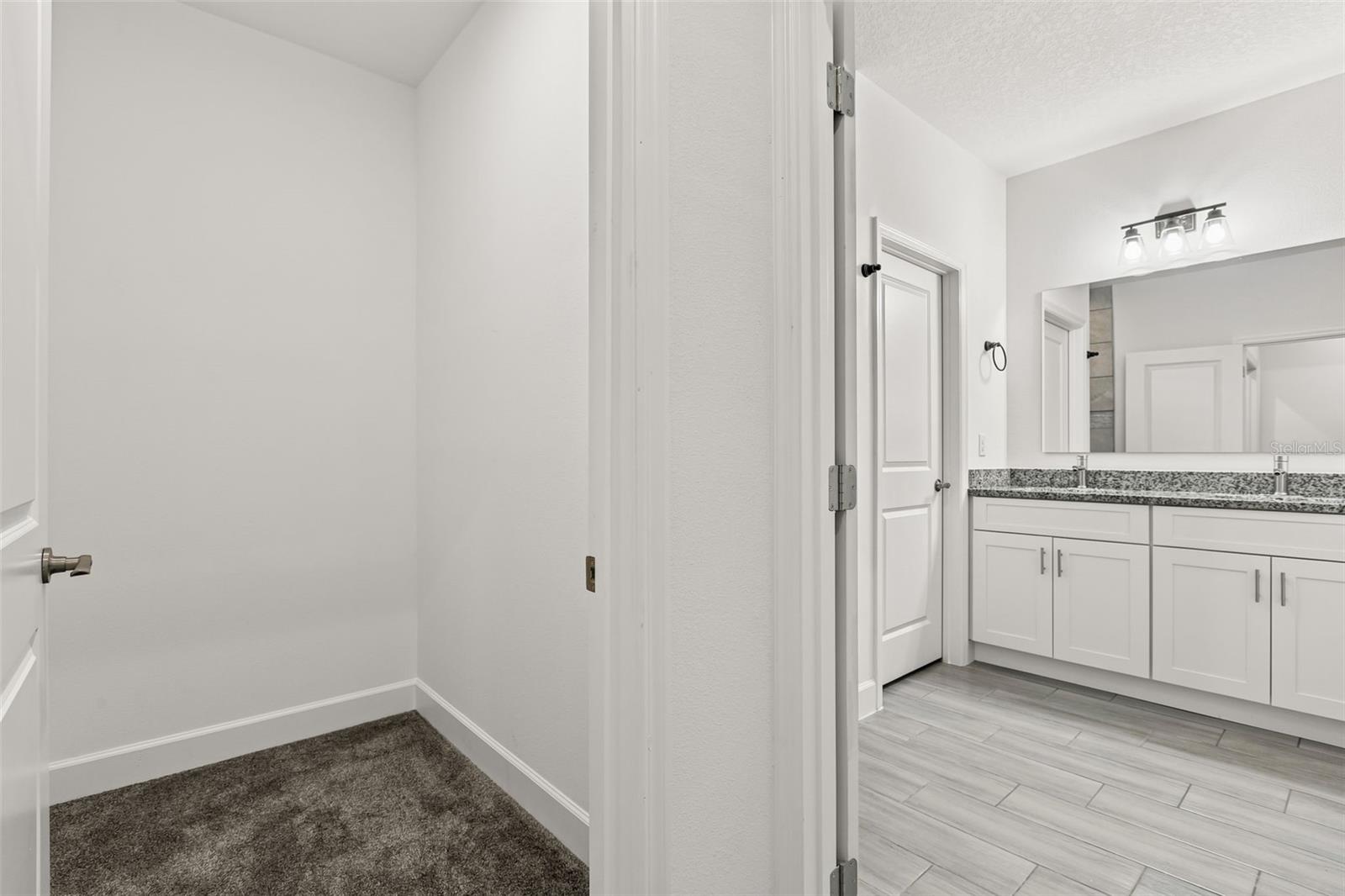 458 Lake Shore Pkwy Property Photo 22