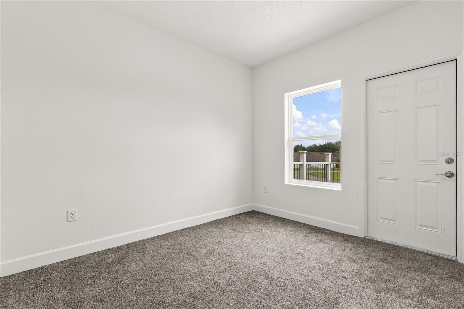 458 Lake Shore Pkwy Property Photo 25