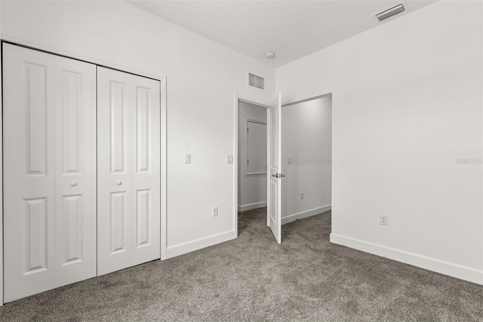 458 Lake Shore Pkwy Property Photo 26